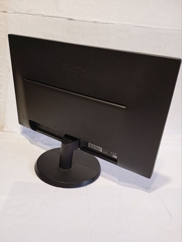 Комплект ПК Б-клас: Fujitsu Esprimo E420 E85+ SFF / Intel Core i5-4670 (4 ядра по 3,4 - 3,8 ГГц) / 8 ГБ DDR3 / 240 ГБ SSD / Intel HD Graphics 4600 + Монітор Philips 223V5L / 22" (1920x1080) TN / 1x VGA / VESA 100x100 б/в - зображення 7