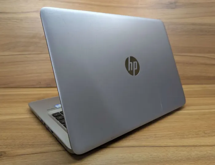 Ультрабук HP EliteBook 840 G4 / 14" (1366x768) TN / Intel Core i7-7600U (2 (4) ядра по 2.8 - 3.9 GHz) / 8 GB DDR4 / 240 GB SSD / Intel HD Graphics 620 / WebCam / Fingerprint / Windows 10 б/в - зображення 7
