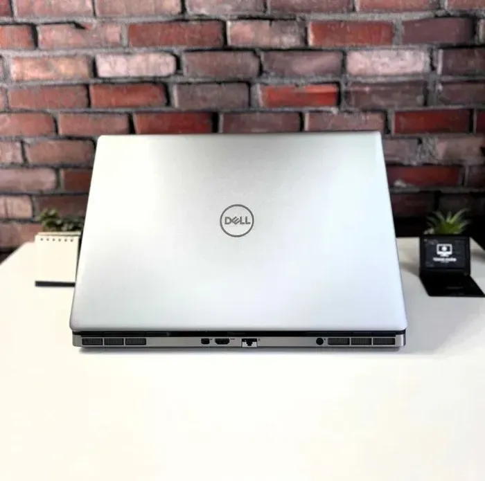 Мобільна робоча станція Dell Precision 7550 / 15.6" (1920x1080) IPS / Intel Xeon W-10855M (6 (12) ядер по 2.8 - 5.1 GHz) / 64 GB DDR4 / 1000 GB SSD M.2 / nVidia Quadro RTX 5000, 16 GB GDDR6, 256-bit / WebCam / Win 11 Pro б/в - зображення 6