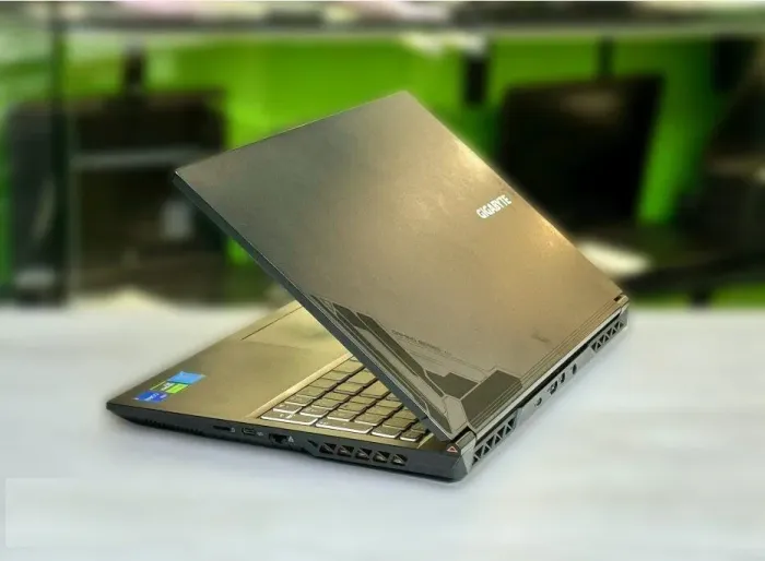 Ігровий ноутбук Gigabyte G5 MF / 15.6" (1920x1080) IPS / Intel Core i5-12500H (12 (16) ядер по 3.3 - 4.5 GHz) / 16 GB DDR4 / 512 GB SSD M.2 / nVidia GeForce RTX 4050, 6 GB GDDR6, 96-bit / WebCam / Win 11 Home б/в - зображення 6