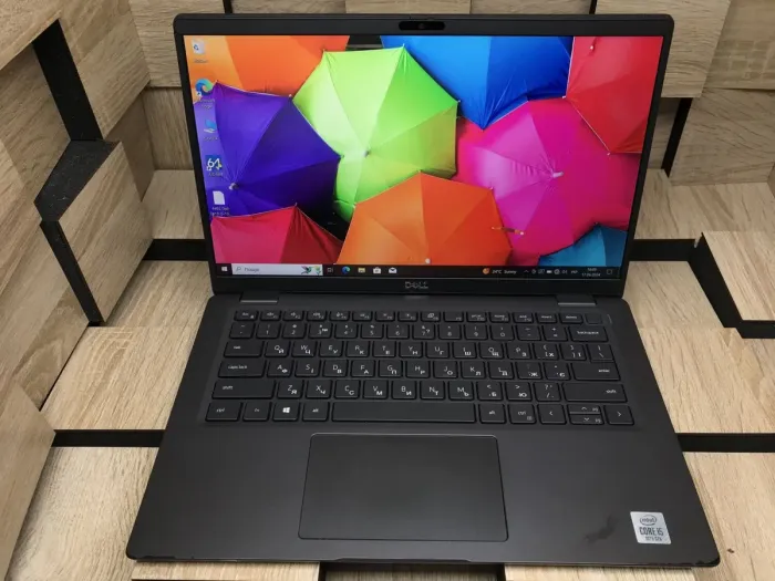 Ультрабук Б-клас Dell Latitude 7410 / 14" (1920x1080) IPS / Intel Core i5-10210U (4 (8) ядра по 1.6 - 4.2 GHz) / 8 GB DDR4 / 256 GB SSD M.2 / Intel UHD Graphics / WebCam / Windows 10 б/в - зображення 2