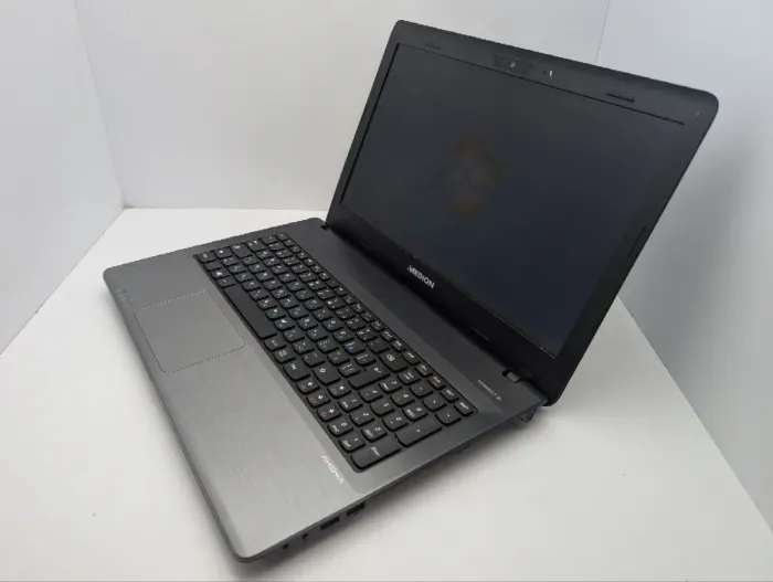 Ноутбук Medion Akoya E6232 / 15.6" (1366x768) TN / Intel Core i3-3110M (2 (4) ядра по 2.4 GHz) / 8 GB DDR3 / 750 GB HDD / Intel HD Graphics 4000 / WebCam / DVD-ROM б/в - зображення 6