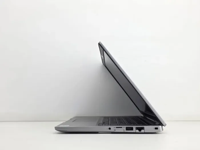 Ультрабук Б-клас Dell Latitude 5310 / 13.3" (1920x1080) TN / Intel Core i5-10310U (4 (8) ядра по 1.7 - 4.4 GHz) / 8 GB DDR4 / 256 GB SSD / Intel UHD Graphics / WebCam б/в - зображення 5