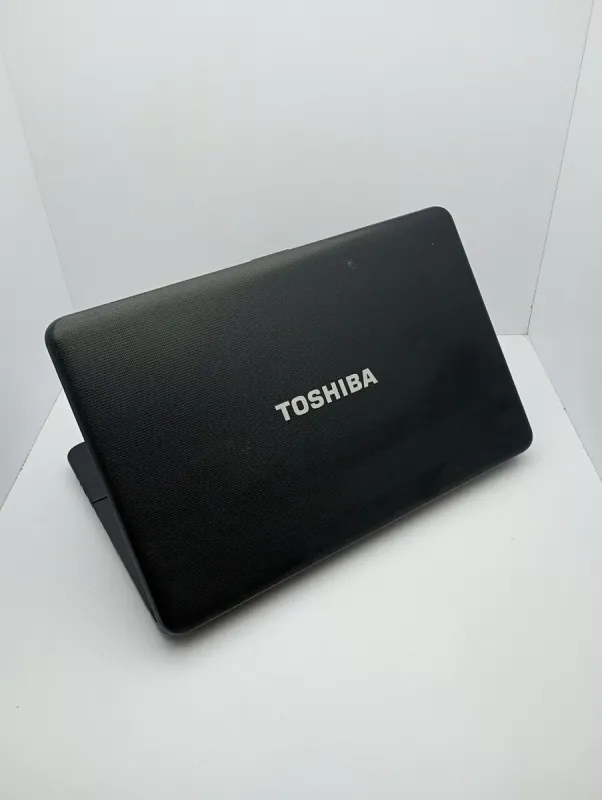 Ноутбук Toshiba C870D / 17.3" (1600x900) TN / AMD E2-1800 (2 ядра по 1.7 GHz) / 8 GB DDR3 / 500 GB HDD / AMD Radeon HD 7340 Graphics / WebCam б/в - зображення 8