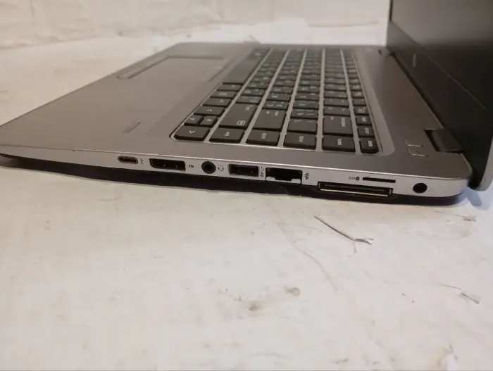 Ультрабук Б-клас HP EliteBook 840 G3 / 14" (1366x768) TN / Intel Core i7-6600U (2 (4) ядра по 2.6 - 3.4 GHz) / 8 GB DDR4 / 240 GB SSD / Intel HD Graphics 520 / WebCam б/в - зображення 5