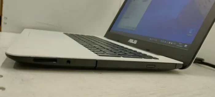 Ноутбук Б-клас Asus X555S / 15.6" (1366x768) TN / Intel Pentium N3700 (4 ядра по 1.6 - 2.4 GHz) / 4 GB DDR3 / 240 GB SSD / Intel HD Graphics / WebCam б/в - зображення 5