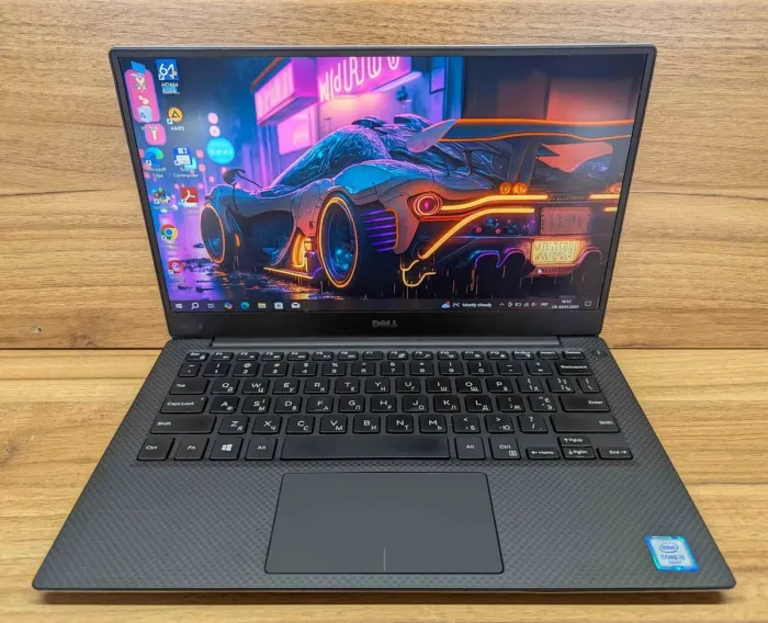 Ультрабук Dell XPS 13 9350 / 13.3" (1920x1080) IPS / Intel Core i5-6200U (2 (4) ядра по 2.3 - 2.8 GHz) / 4 GB DDR3 / 256 GB SSD / Intel HD Graphics 520 / Windows 10 б/в - зображення 2