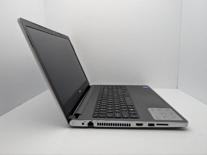 Ноутбук Dell Inspiron 15 5558 / 15.6" (1366x768) TN / Intel Core i5-5200U (2 (4) ядра по 2.2 - 2.7 GHz) / 8 GB DDR3 / 240 GB SSD / Intel HD Graphics 5500 / WebCam / DVD-ROM б/в - зображення 4
