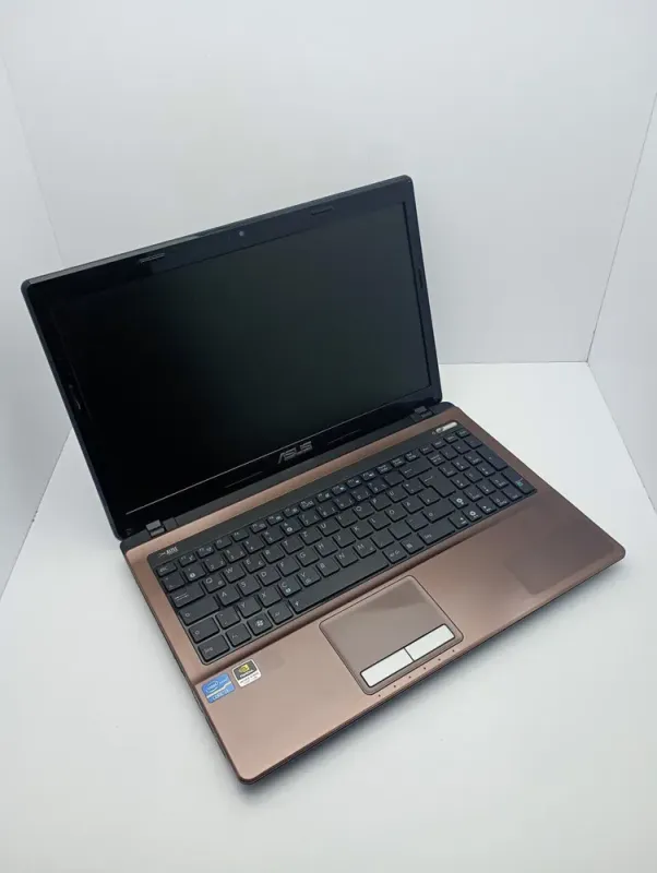 Ноутбук Asus K53A / 15.6" (1366x768) TN / Intel Core i3-2330M (2 (4) ядра по 2.2 GHz) / 6 GB DDR3 / 500 GB HDD / nVidia GeForce GT 540M, 1 GB DDR3, 128-bit / WebCam б/в - зображення 3