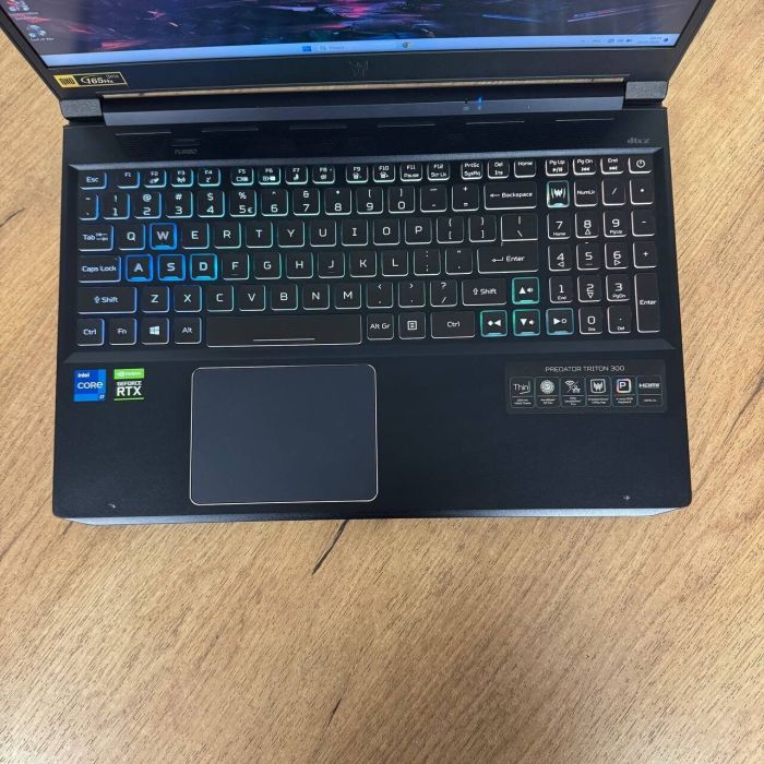 Ігровий ноутбук Б-клас Acer Predator Triton PT315-53 / 15.6" (2560x1440) IPS / Intel Core i7-11800H (8 (16) ядер по 2.3 - 4.6 GHz) / 16 GB DDR4 / 1000 GB SSD / nVidia GeForce RTX 3070, 8 GB GDDR6, 256-bit / WebCam б/в - зображення 7