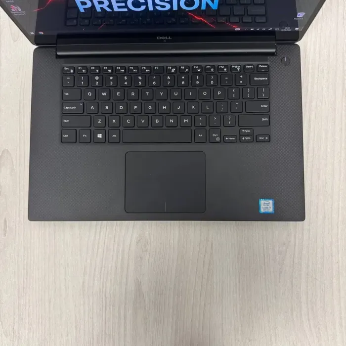 Мобільна робоча станція Б-класу Dell Precision 5530 / 15.6" (3840x2160) IPS Touch / Intel Core i7-8850H (6 (12) ядра по 2.6 - 4.3 GHz) / 16 GB DDR4 / 256 GB SSD NVMe / nVidia Quadro P1000, 4 GB GDDR5, 128-bit / WebCam б/в - зображення 7
