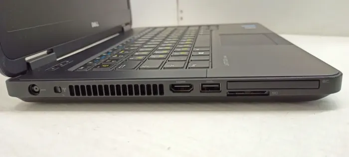 Ноутбук Dell Latitude E5440 / 14" (1366x768) TN / Intel Core i5-4310U (2 (4) ядра по 2.0 - 3.0 GHz) / 4 GB DDR3 / 120 GB SSD / Intel HD Graphics 4400 / WebCam б/в - зображення 4