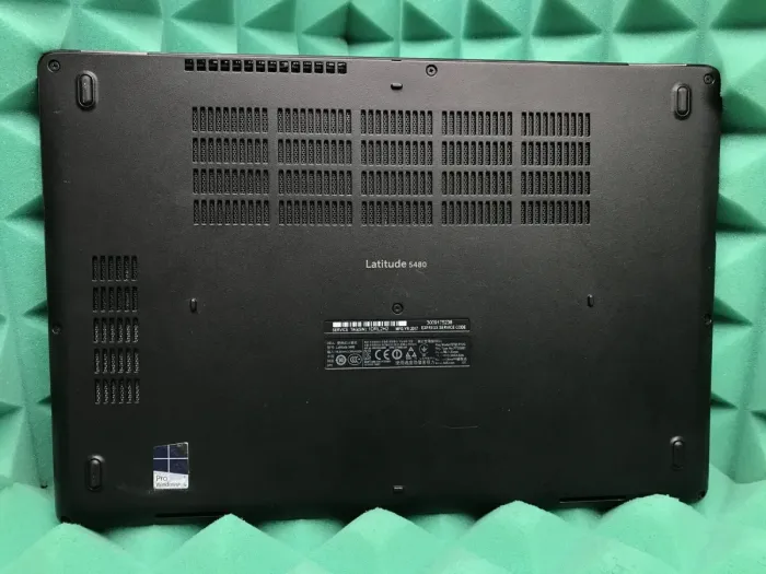 Ноутбук Б-клас Dell Latitude 5480 / 14" (1920x1080) IPS / Intel Core i5-7300U (2 (4) ядра по 2.6 - 3.5 GHz) / 8 GB DDR4 / 256 GB SSD / Intel HD Graphics 620 / WebCam / USB 3.1 / HDMI / Windows 10 б/в - зображення 6
