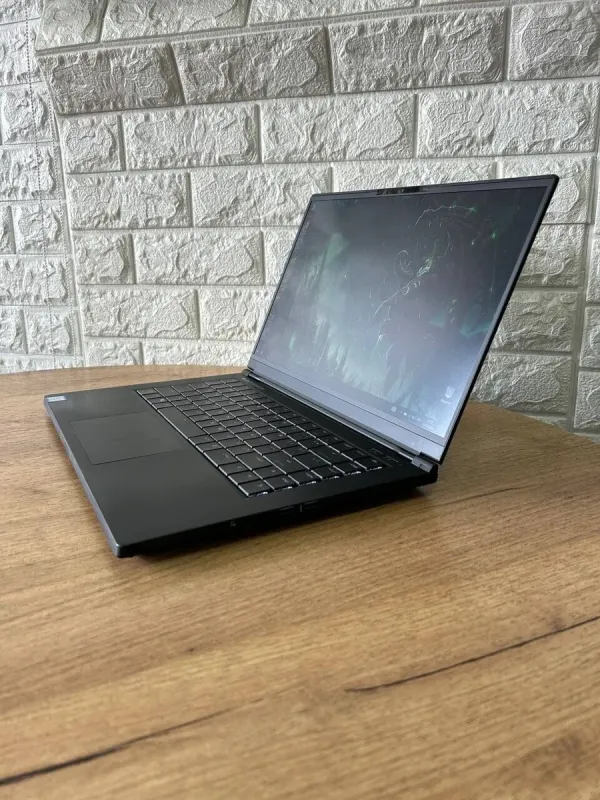 Ігровий ноутбук Eluktronics MAG-15 2070 / 15.6" (1920x1080) IPS / Intel Core i7-9750H (6 (12) ядер по 2.6 - 4.5 GHz) / 16 GB DDR4 / 512 GB SSD / nVidia GeForce RTX 2070 Max-Q, 8 GB GDDR6, 256-bit / WebCam б/в - зображення 5