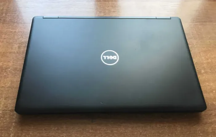Ігровий ноутбук Dell Latitude 5580 / 15.6" (1920x1080) IPS / Intel Core i7-7820HQ (4 (8) ядра по 2.9 - 3.9 GHz) / 8 GB DDR4 / 256 GB SSD / nVidia GeForce 940MX, 2 GB GDDR5, 64-bit / WebCam б/в - зображення 5