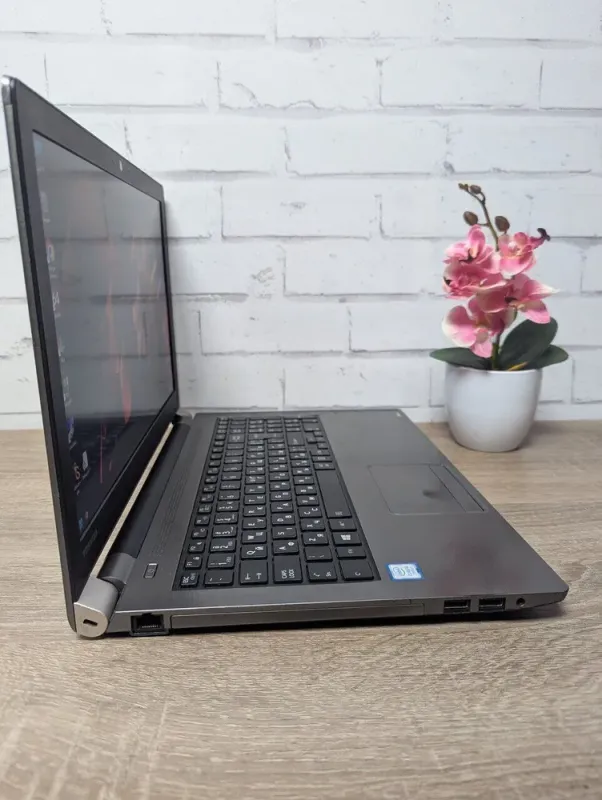 Ноутбук Б-клас Toshiba Tecra A50-D-1С7 / 15.6" (1920x1080) TN / Intel Core i5-7200U (2 (4) ядра по 2.5 - 3.1 GHz) / 8 GB DDR4 / 256 GB SSD / Intel HD Graphics 620 / WebCam б/в - зображення 5