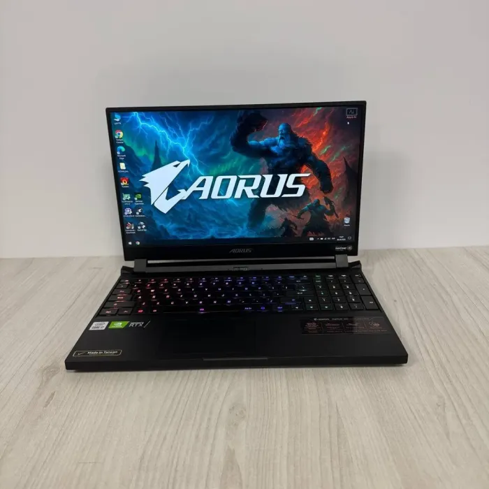Ігровий ноутбук Б-класу Gigabyte Aorus 15G YC / 15.6" (1920x1080) IPS / Intel Core i7-10870H (8 (16) ядер по 2.2 - 5.0 GHz) / 16 GB DDR4 / 1000 GB SSD NVMe / nVidia GeForce RTX 3080, 16 GB GDDR6, 256-bit / WebCam б/в - зображення 2