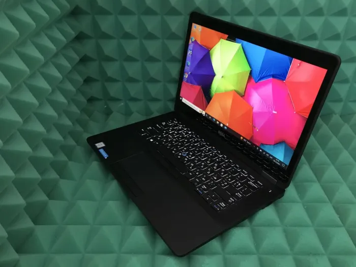 Ультрабук Б-клас Dell Latitude E7470 / 14" IPS Touch / Core i7-6600U (2(4) ядра по 2.6-3.4GHz) / 8GB DDR4 / 256GB SSD / HD Graphics 520 / WebCam / HDMI / Win 10 б/в - зображення 2