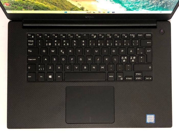 Мобільна робоча станція Dell Precision 5530 / 15,6" (1920x1080) IPS / Intel Core i7-8850H (6 (12) ядра по 2,6 - 4,3 ГГц) / 16 ГБ DDR4 / 512 ГБ SSD / nVidia Quadro P1000, 4 ГБ GDDR5, 128-біт / WebCam / Win 11 Pro б/в - изображение 8