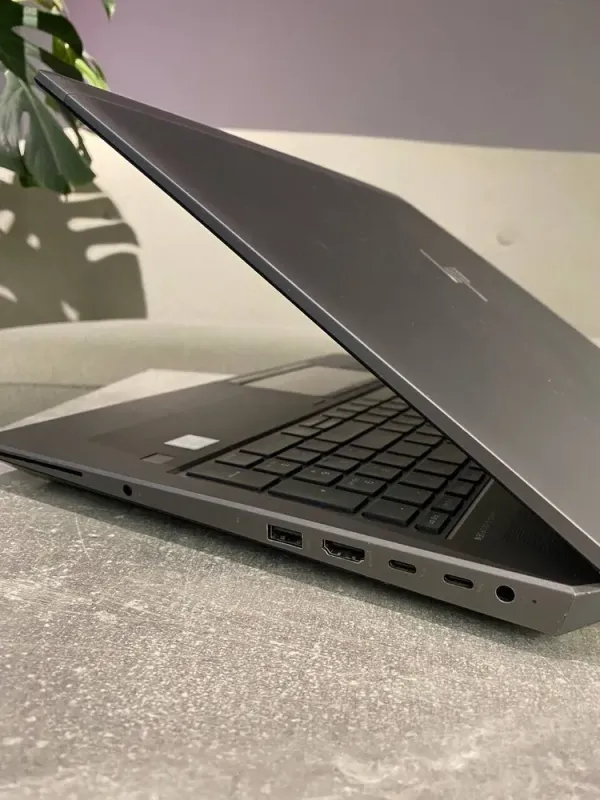 Мобільна робоча станція Б-клас HP ZBook 15 G5 / 15.6" (1920x1080) IPS / Intel Core i7-8750H (6 (12) ядер по 2.2 - 4.1 GHz) / 16 GB DDR4 / 512 GB SSD M.2 / Quadro P2000, 4 GB GDDR5, 128-bit / WebCam б/в - зображення 5
