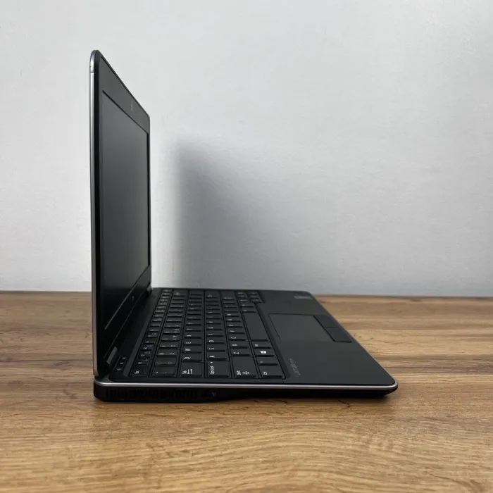 Нетбук Dell Latitude E7240 / 12.5" (1366x768) TN / Intel Core i5-4300U (2 (4) ядра по 1.9 - 2.9 GHz) / 8 GB DDR3 / 256 GB SSD / Intel HD Graphics 4400 / WebCam / Mini DisplayPort б/в - зображення 5