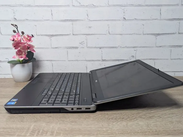 Ноутбук Dell Latitude E6540 / 15.6" (1920x1080) TN / Intel Core i5-4300M (2 (4) ядра по 2.6 - 3.3 GHz) / 8 GB DDR3 / 128 GB SSD / Intel HD Graphics 4600 / WebCam / DVD-ROM б/в - зображення 7