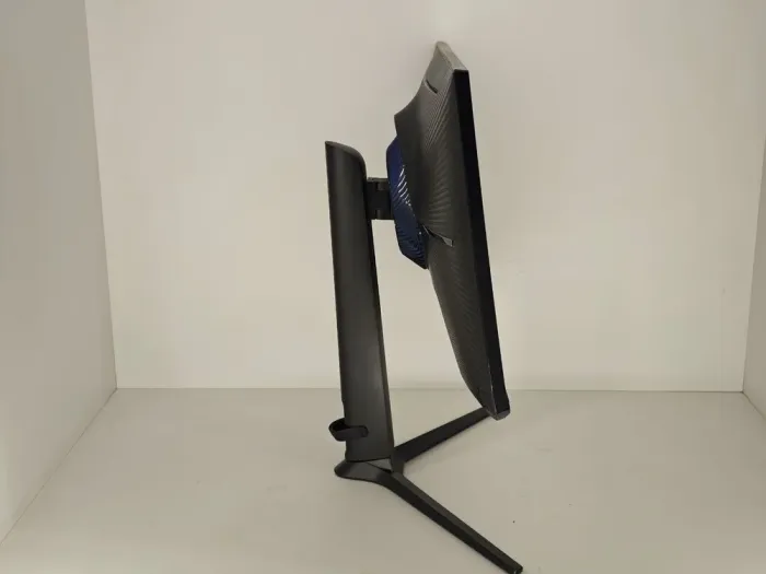 Монітор Samsung Odyssey G3 LS24AG30 / 24" (1920x1080) IPS / 1x HDMI, 1x DP, 1x USB 2.0, 1x Audio / VESA 100x100 / Pivot б/в - зображення 4