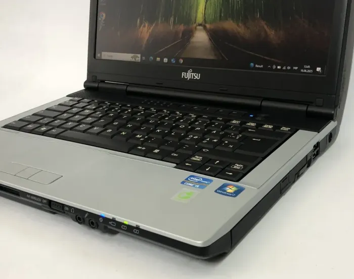 Ноутбук Fujitsu LifeBook S751 / 14" (1366x768) TN / Intel Core i5-2520M (2 (4) ядра по 2.5 - 3.2 GHz) / 4 GB DDR3 / 320 GB HDD / Intel HD Graphics 3000 / WebCam / DVD-ROM б/в - зображення 9