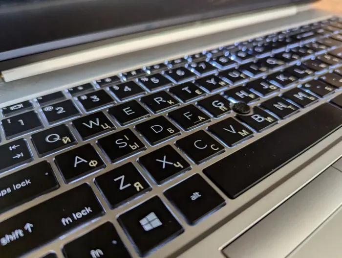 Ультрабук Б-клас HP EliteBook 850 G8 / 15.6" (1920x1080) IPS / Intel Core i5-1145G7 (4 (8) ядра по 2.6 - 4.4 GHz) / 16 GB DDR4 / 512 GB SSD / Intel Iris Xe Graphics / WebCam / TouchID / Windows 10 б/в - зображення 7