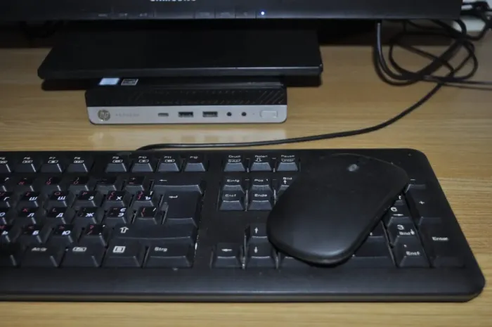 Комплект ПК: HP ProDesk 600 G3 Mini PC USFF / Intel Core i3-7100T (2 (4) ядра по 3.4 GHz) / 16 GB DDR4 / 240 GB SSD / Intel HD Graphics 630 + Монітор Б-клас 22" (1680x1050) TN + Windows 11 Pro б/в - зображення 7