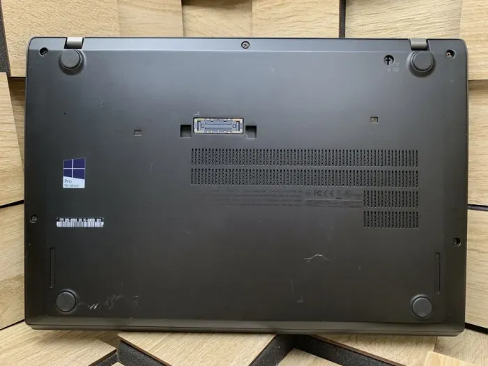 Ультрабук Lenovo ThinkPad T460s / 14" (2560x1440) IPS / Intel Core i5-6200U (2 (4) ядра по 2.3 - 2.8 GHz) / 8 GB DDR4 / 256 GB SSD M.2 / Intel HD Graphics 520 / WebCam / Fingerprint / Дві АКБ б/в - зображення 9