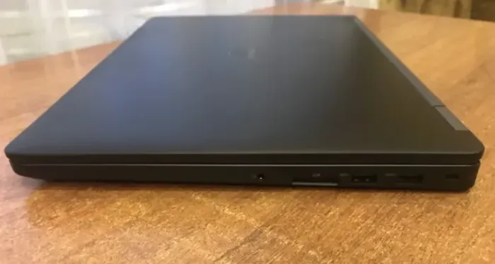 Ігровий ноутбук Dell Precision 3510 / 15.6" (1920x1080) IPS Touch / Intel Core i7-6700HQ (4 (8) ядра по 2.6 - 3.5 GHz) / 16 GB DDR4 / 256 GB SSD / AMD FirePro W5130M, 2 GB GDDR5, 128-bit / WebCam б/в - зображення 7