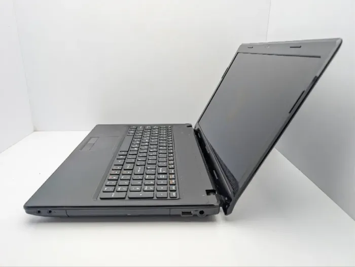 Ноутбук Lenovo G570 / 15.6" (1366x768) TN / Intel Core i3-2310M (2 (4) ядра по 2.1 GHz) / 8 GB DDR3 / 500 GB HDD / AMD Radeon HD 6370M, 1 GB GDDR3, 64-bit / WebCam / DVD-ROM б/в - зображення 5