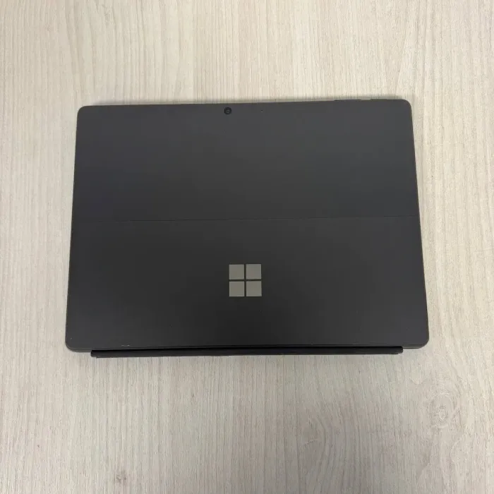 Планшет Microsoft Surface Pro 9 / 13" (2880x1920) IPS Touch / Intel Core i5-1235U (10 (12) ядер по 1,3 - 4,4 ГГц) / 8 ГБ DDR3 / 256 ГБ SSD / Intel Iris Xe Graphics / WebCam б/в - зображення 7