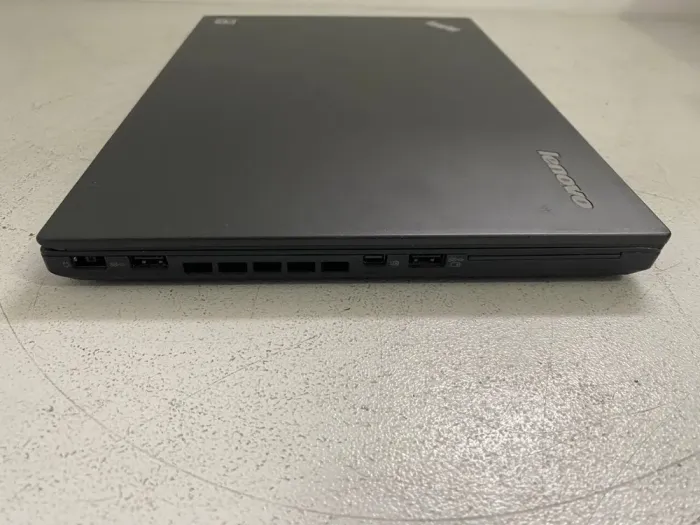 Ноутбук Lenovo ThinkPad T450s / 14" (1600x900) TN / Intel Core i5-5300U (2 (4) ядра 2.3 - 2.9 GHz) / 8 GB DDR3 / 128 GB SSD / Intel HD Graphics 5500 / WebCam б/в - зображення 3