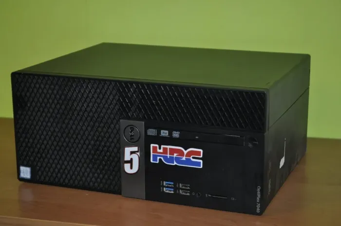 Комп'ютер Dell OptiPlex 7040 Tower / Intel Core i5-6500 (4 ядра по 3,2-3,6 ГГц) / 32 ГБ DDR4 / 500 ГБ SSD / Intel HD Graphics 530 / DVD-ROM б/в - зображення 3