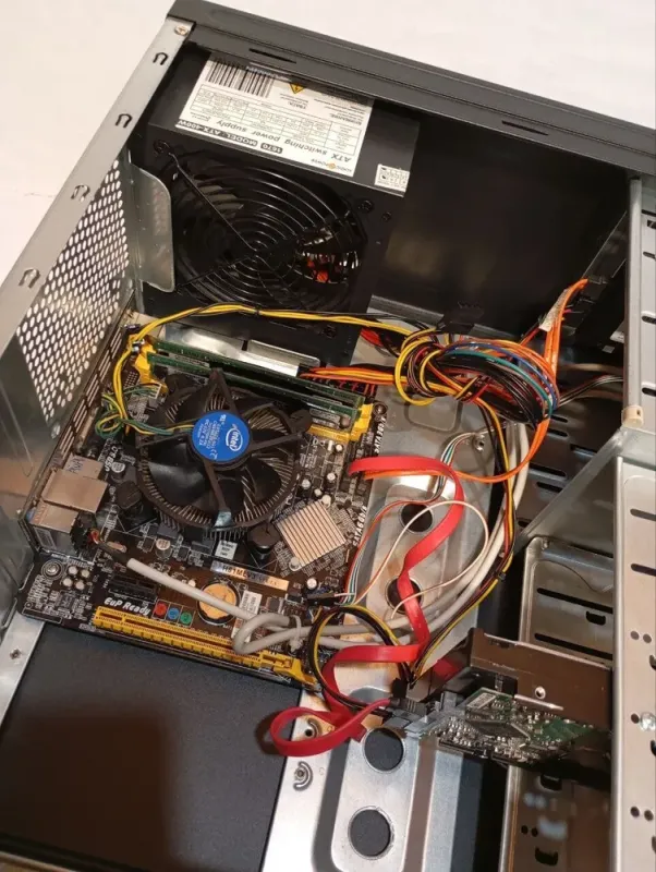 ПК Patriot Tower / Intel Core i5-4690 (4 ядра по 3.5 - 3.9 GHz) / 8 GB DDR3 / 240 GB SSD + 400 GB HDD / Intel HD Graphics 4600 / 400W б/в - зображення 6