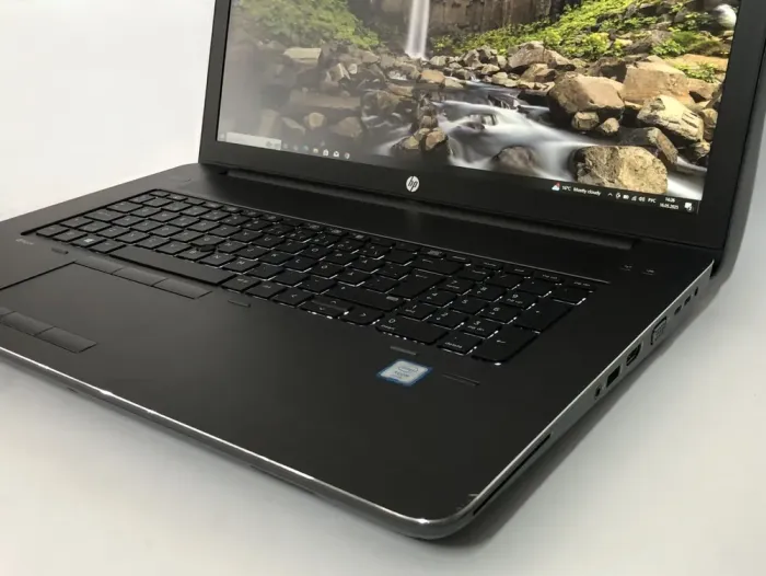 Мобільна робоча станція Б-клас HP Zbook 17 G4 / 17.3" (1920x1080) IPS / Intel Xeon E3-1535M v6 (4 (8) ядра по 3.1 - 4.2 GHz) / 32 GB DDR4 / 512 GB SSD NVMe / nVidia Quadro P3000, 6 GB GDDR5, 192-bit / WebCam / Win 10 Pro б/в - зображення 9