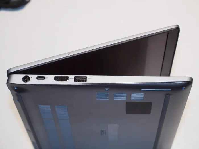 Ультрабук Б-клас Dell Latitude 5310 / 13.3" (1920x1080) IPS Touch / Intel Core i5-10310U (4 (8) ядра по 1.7 - 4.4 GHz) / 16 GB DDR4 / 256 GB SSD / UHD Graphics / WebCam / Win 11 Pro б/в - зображення 7