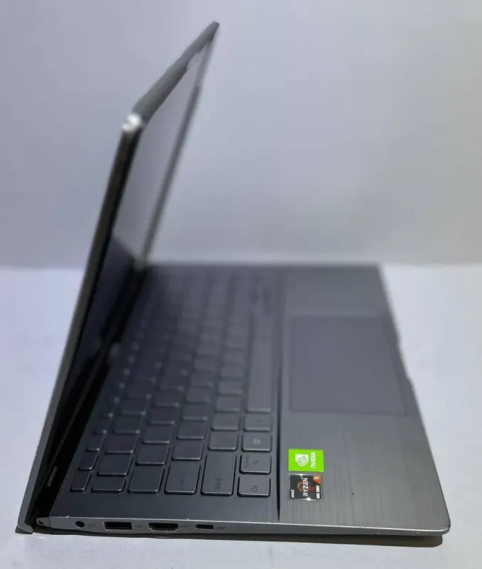 Ультрабук Б-клас Asus ZenBook 14 Q407IQ / 14" (1920x1080) IPS / AMD Ryzen 5 4500U (6 ядер по 2.3 - 4.0 GHz) / 8 GB DDR4 / 256 GB SSD / nVidia GeForce MX350, 2 GB GDDR5, 64-bit / WebCam / Win 11 Home б/в - зображення 3