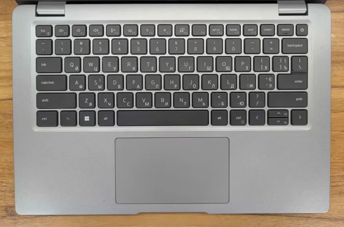 Ультрабук Dell Latitude 5440 / 14" (1920x1080) IPS / Intel Core i5-1335U (10 (12) ядер по 3.4 - 4.6 GHz) / 16 GB DDR4 / 256 GB SSD / Intel Iris Xe Graphics / WebCam / Windows 11 б/в - зображення 3