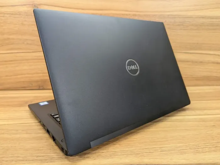 Ультрабук Dell Latitude 7390 / 13.3" (1920x1080) IPS / Intel Core i7-8650U (4 (8) ядра по 1.9 - 4.2 GHz) / 16 GB DDR4 / 512 GB SSD / Intel UHD Graphics 620 / WebCam / Windows 10 б/в - зображення 6