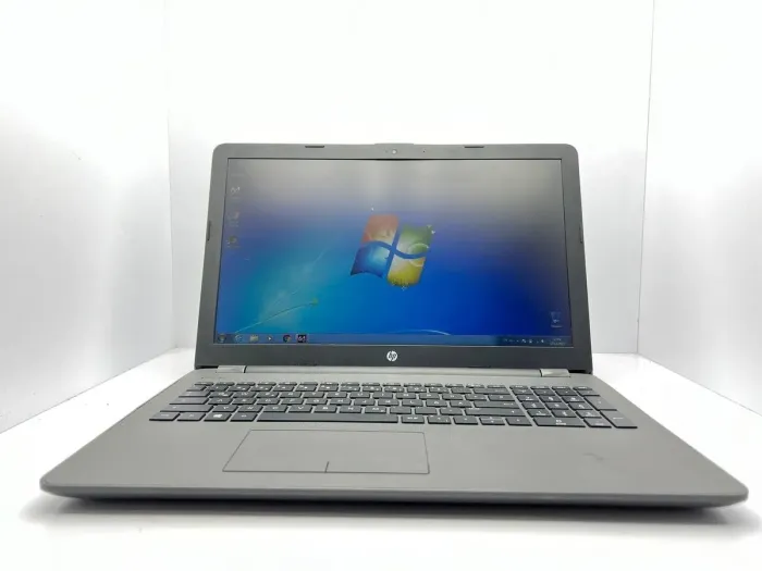 Ноутбук Б-клас HP 255 G6 / 15.6" (1366x768) TN / AMD E2-9000e (2 ядра по 1.5 - 2.0 GHz) / 4 GB DDR4 / 250 GB SSD / AMD Radeon R2 Graphics / WebCam б/в - зображення 2