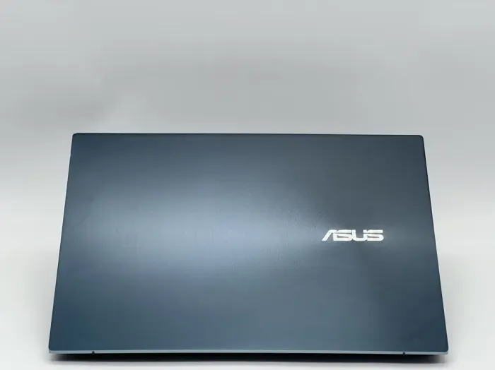 Ігровий ноутбук Asus ZenBook Pro Duo UX581G / 15.6" (3840x2160) OLED Touch / Intel Core i9-9980HK (8 (16) ядер по 2.4 - 5.0 GHz) / 32 GB DDR4 / 960 GB SSD / nVidia GeForce RTX 2060, 6 GB GDDR6, 192-bit / WebCam б/в - зображення 5