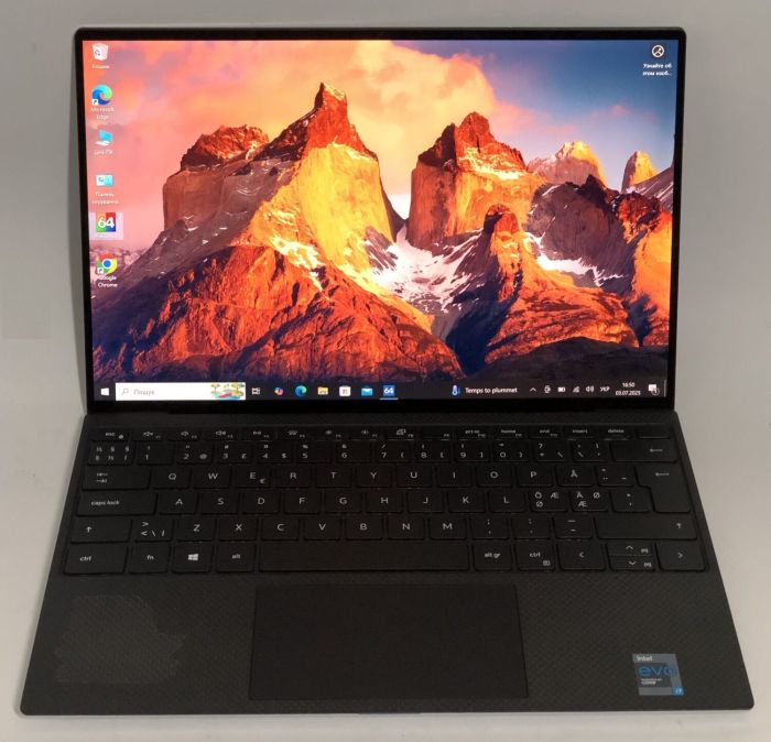 Ультрабук Б-клас Dell XPS 13 9310 / 13.3" (3840x2400) IPS Touch / Intel Core i7-1185G7 (4 (8) ядра по 3.0 - 4.8 GHz) / 16 GB DDR4 / 1000 GB SSD M.2 / Intel Iris Xe Graphics / WebCam б/в - зображення 2