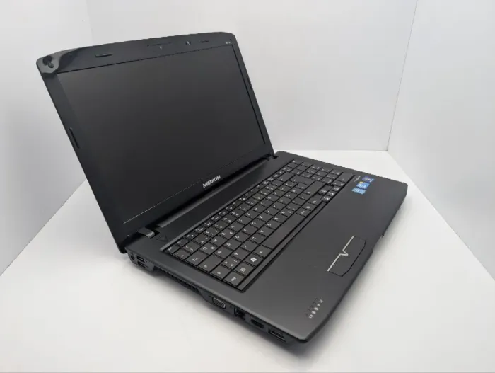 Ноутбук Medion Akoya E6214 / 15.6" (1366x768) TN / Intel Core i3-330M (2 (4) ядра по 2.13 GHz) / 6 GB DDR3 / 500 GB HDD / Intel HD Graphics / WebCam / DVD-ROM / АКБ не тримає б/в - зображення 5
