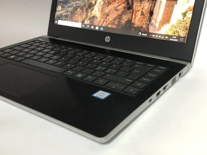Ультрабук Б-клас HP ProBook 430 G5 / 13.3" (1920x1080) IPS / Intel Core i5-8250U (4 ядра по 1.6 - 3.4 GHz) / 8 GB DDR4 / 240 GB SSD / Intel UHD Graphics 620 / WebCam / Win 10 Pro б/в - зображення 8