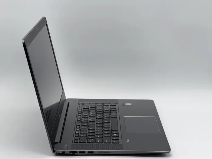 Мобільна робоча станція HP ZBook Studio G3 / 15.6" (1920x1080) IPS / Intel Core i7-6700HQ (4 (8) ядра по 2.6 - 3.5 GHz) / 32 GB DDR4 / 960 GB SSD / nVidia Quadro M1000M, 4 GB GDDR5, 128-bit / WebCam б/в - зображення 3