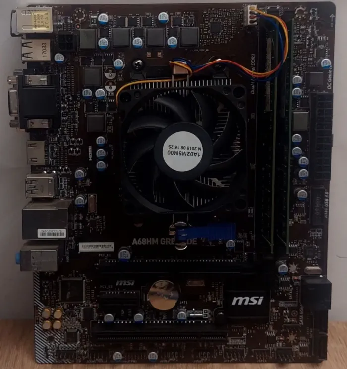 Комплект: Материнська плата MSI A68HM Grenade / FM2+ / AMD A8-7600 (4 ядра по 3.1 - 3.8 GHz) / 16 GB DDR3 / AMD Radeon R7 Graphics б/в - зображення 4