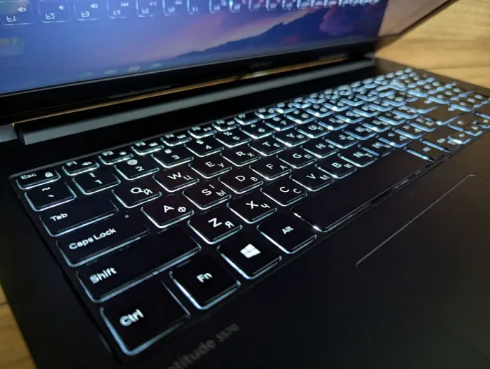 Ноутбук Б-клас Dell Latitude 3570 / 15.6" (1920x1080) IPS Touch / Intel Core i7-6500U (2 (4) ядра по 2.5 - 3.1 GHz) / 8 GB DDR3 / 240 GB SSD / nVidia GeForce 920M, 2 GB DDR3, 64-bit / WebCam / Windows 10 б/в - зображення 7